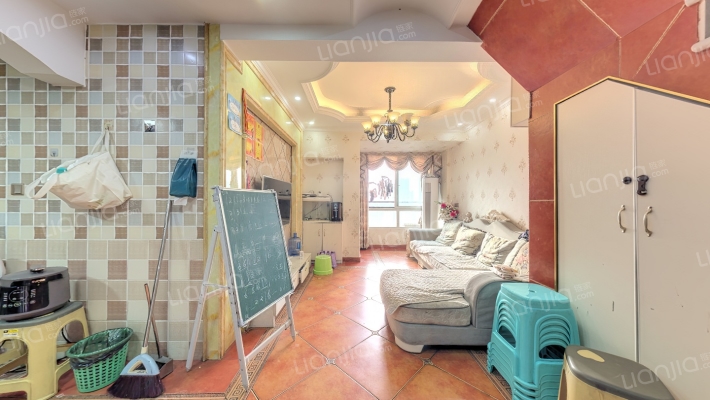 西城湖景二手房实景图