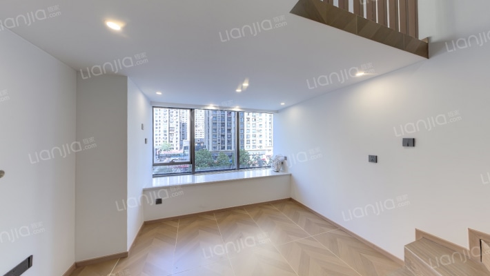 龙湖铂金岛二手房实景图