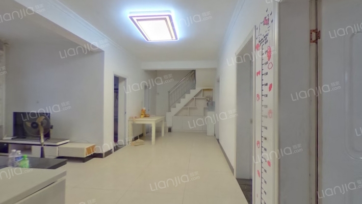 鸣鹿花园小区二手房实景图