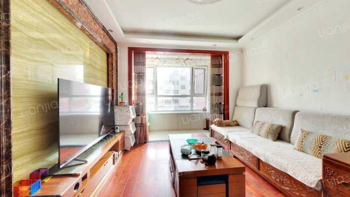 鸿泰锦园二手房实景图