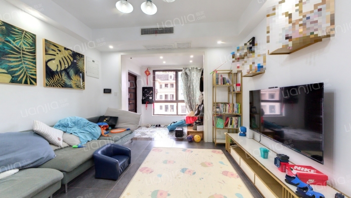 融创爱丽舍庄园二手房实景图