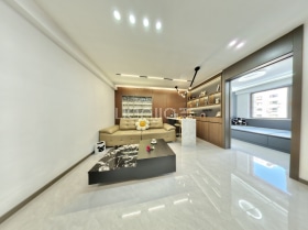 万达地铁口 电梯小高层 中间楼层 两室 精装