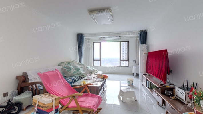 高铁旁，南北通透大三居，双卫，精装，拎包入住-客厅