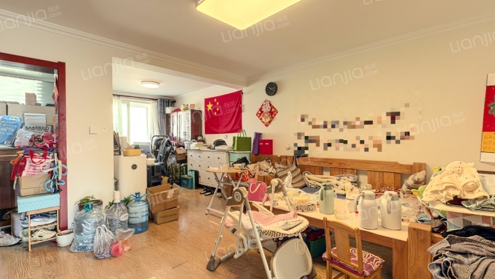 新亚花园二手房实景图