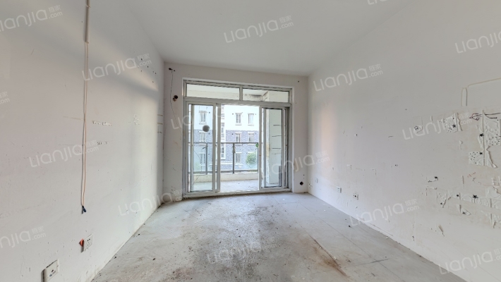 青山溪语花园二手房实景图