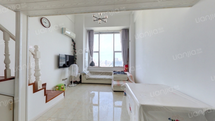 莱山宝龙城市广场二手房实景图