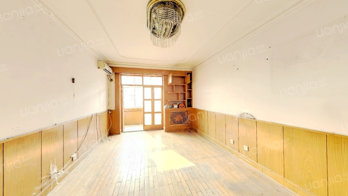 南关户口，四中，老城区，生活方便，中间楼层-客厅