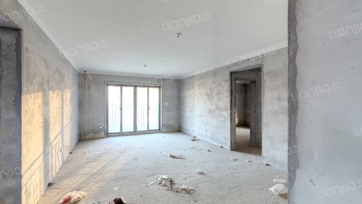 普罗旺斯小镇二手房实景图