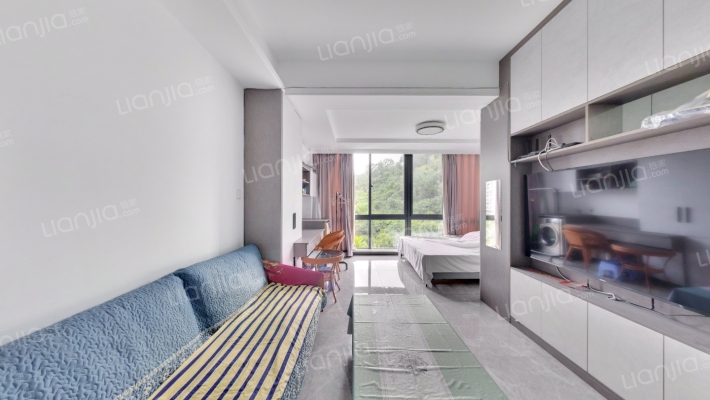 公园湖畔二手房实景图