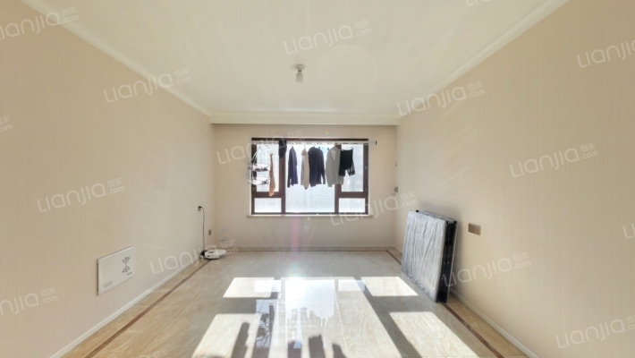 万科翡翠滨江二期二手房实景图