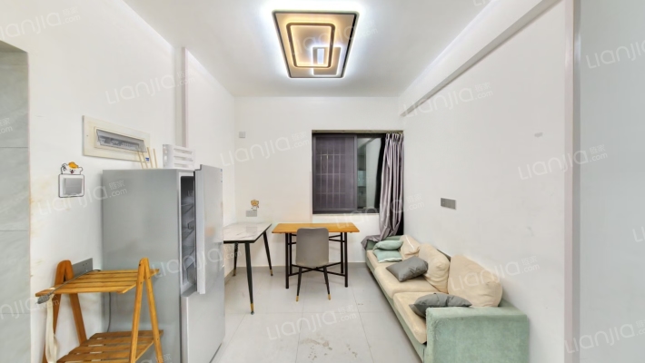 岳峰新城三区二手房实景图