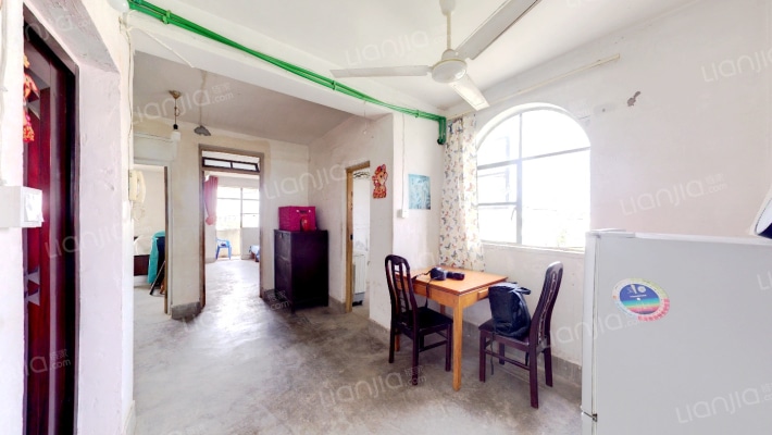 沪南船舶小区二手房实景图