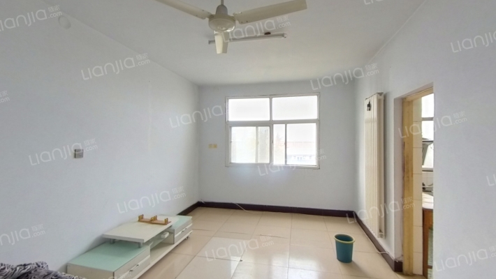 平煤地测处家属院二手房实景图