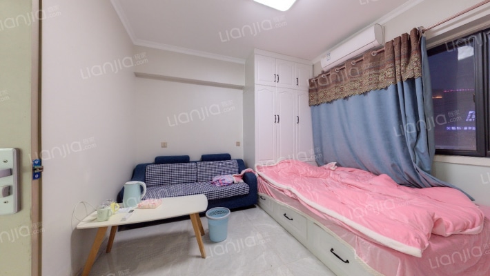 坚果公寓二手房实景图