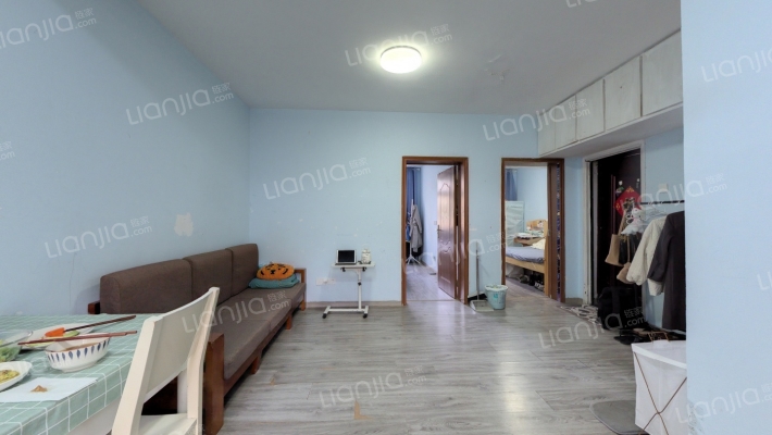 液压件厂宿舍二手房实景图