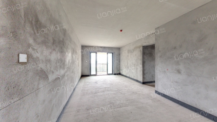 绿地海外滩米拉公馆二手房实景图