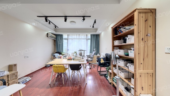 利时卢森堡二手房实景图