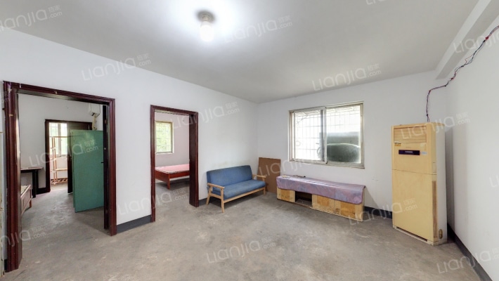 中南汽车世界二手房实景图