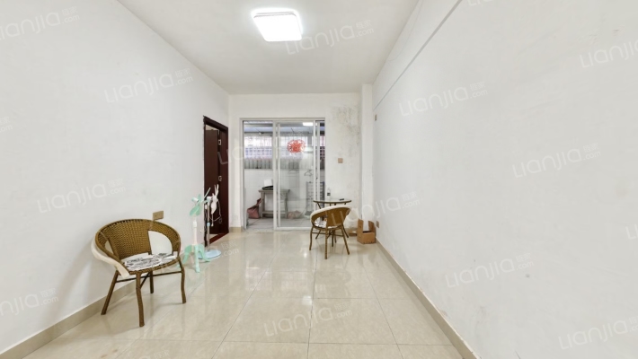 中保公寓二手房实景图