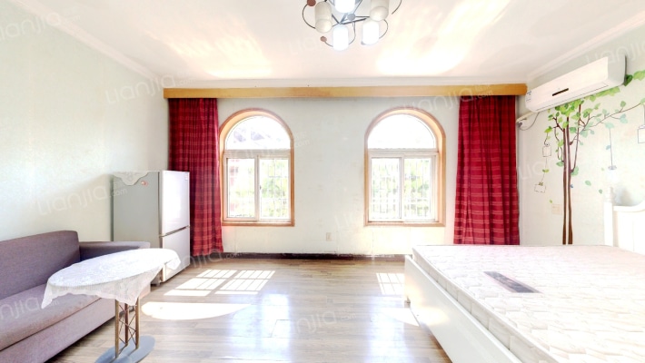 风情街小区二手房实景图