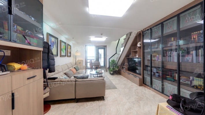 蓝海翡翠公馆二手房实景图