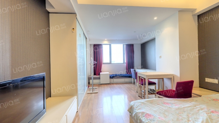 兰徳莱茵城市广场二手房实景图