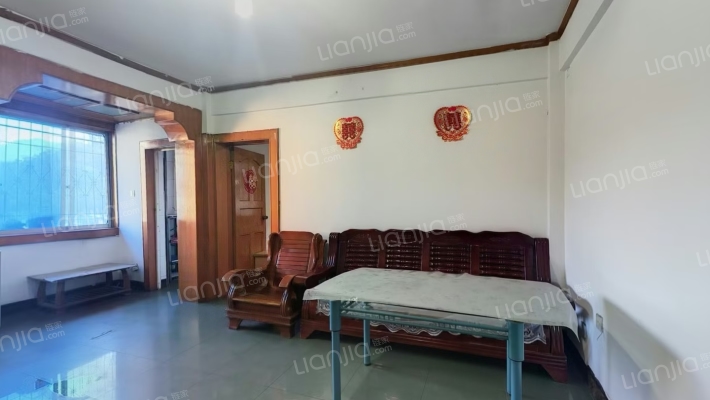 钛业小区二手房实景图