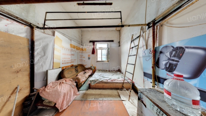 兴安路215号二手房实景图