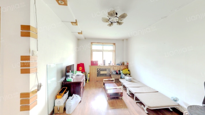 先春园隆春里二手房实景图