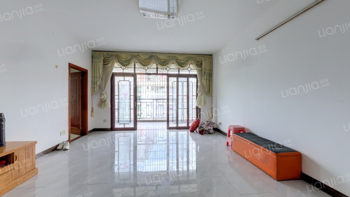 河畔名居二手房实景图