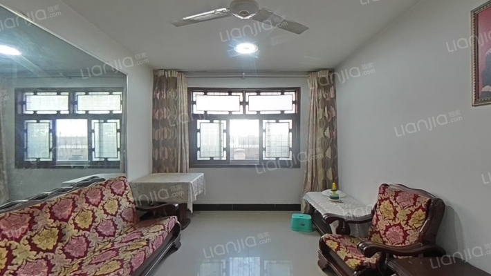 中心商城住宅楼二手房实景图