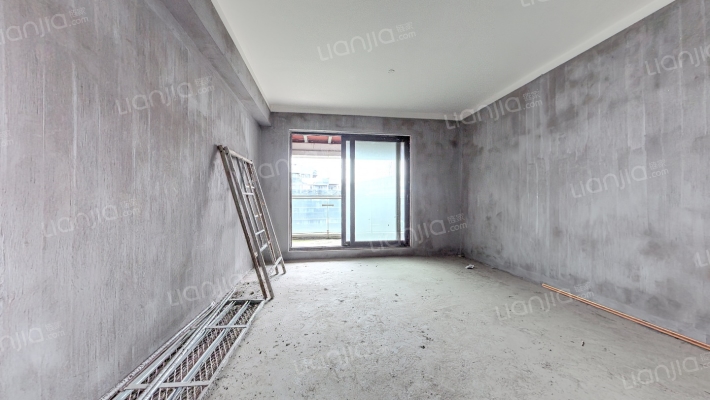 新中宇维萨二手房实景图