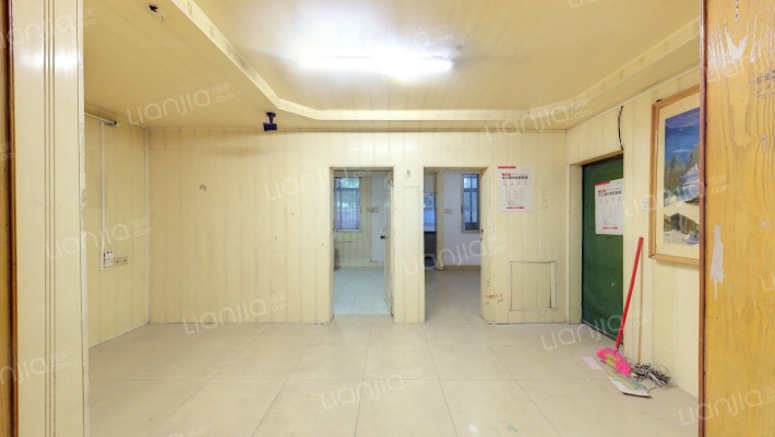 中国人民保险公司南宁分公司宿舍区二手房实景图