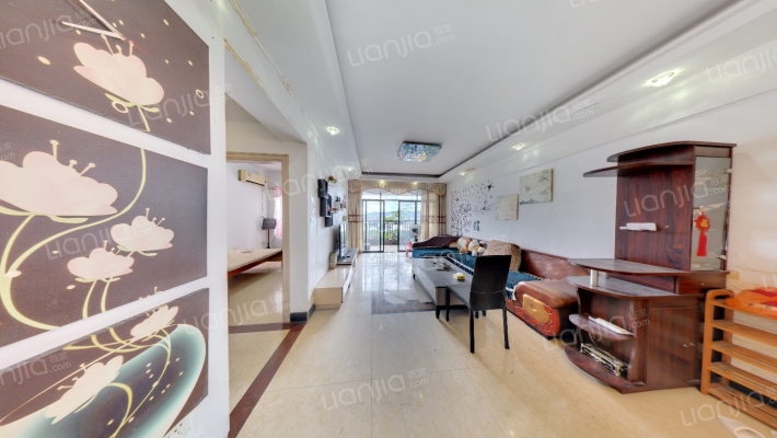 金城港溢湾二手房实景图