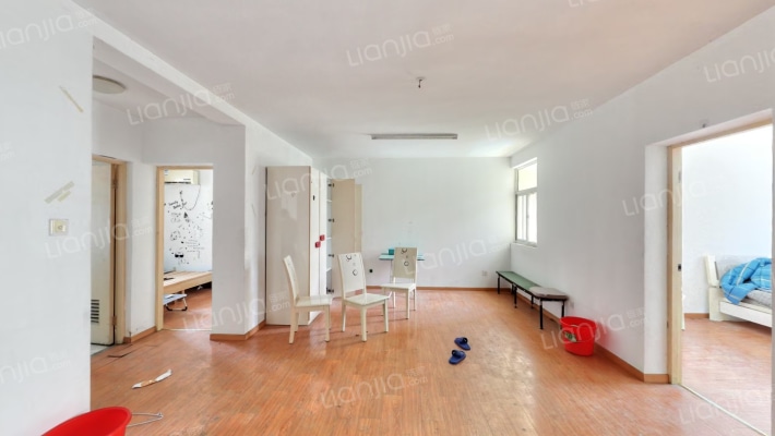 东虹花苑H区二手房实景图