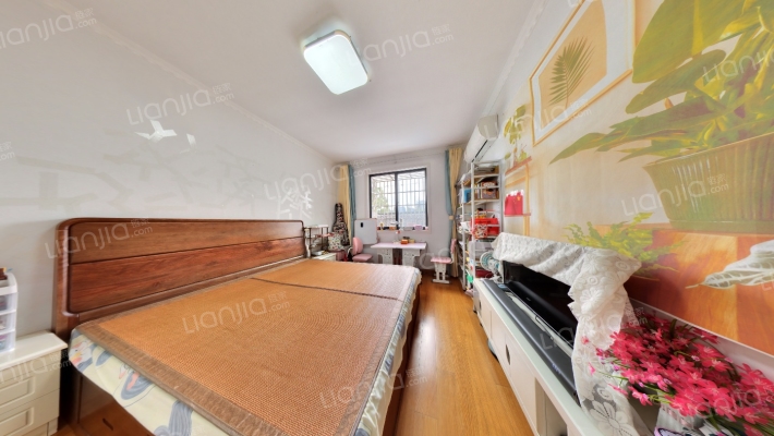 南五泾浜18号二手房实景图