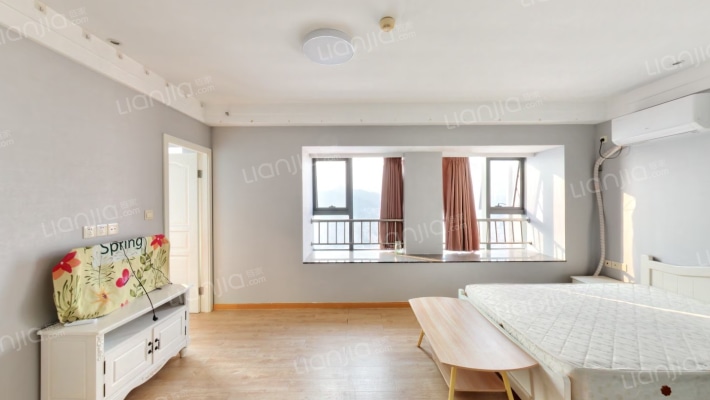 银泰城泰悦公馆二手房实景图