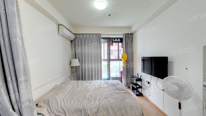 鸿晖康怡名都二手房实景图