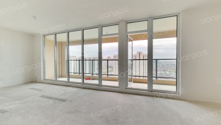 中欧青特滨湖国际二手房实景图