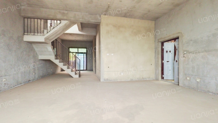 东湖山花雨别墅二手房实景图