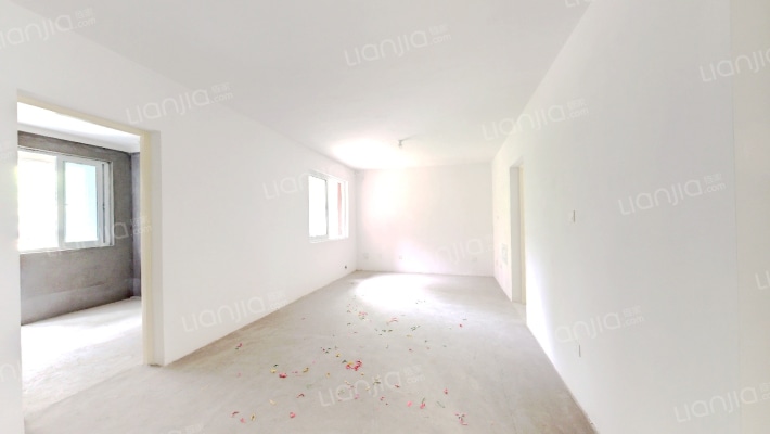 江畔花苑南区二手房实景图