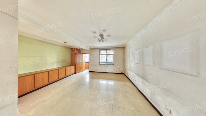 蓝天花园二手房实景图