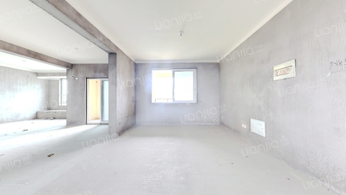 东方柏悦二手房实景图