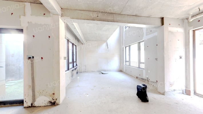 万科翡翠里凤栖二手房实景图