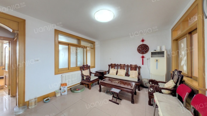 装饰公司家属楼二手房实景图