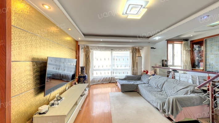 假日兰庭二手房实景图