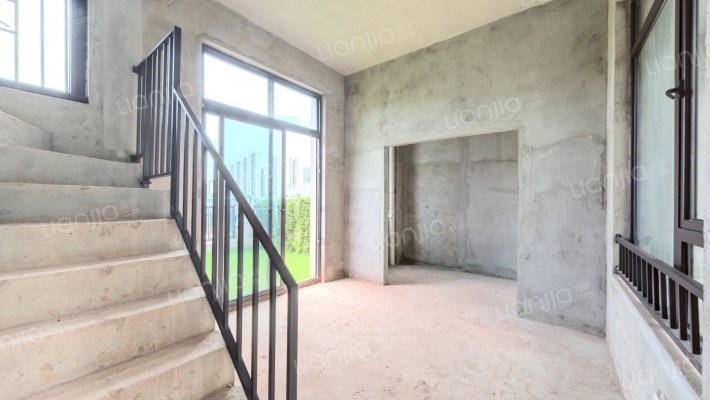 荣和五象院子二手房实景图