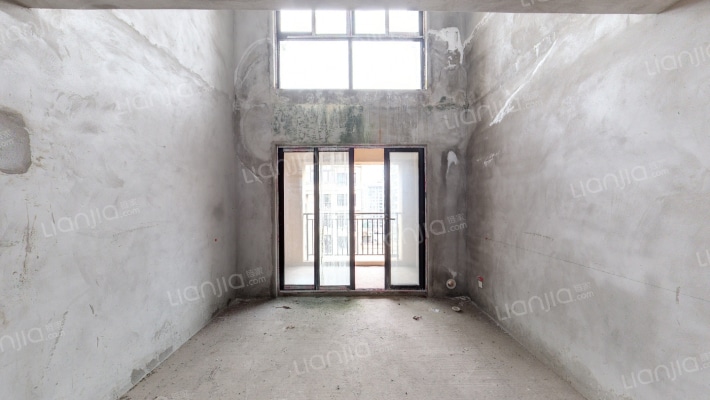 华美翡丽山一期二手房实景图