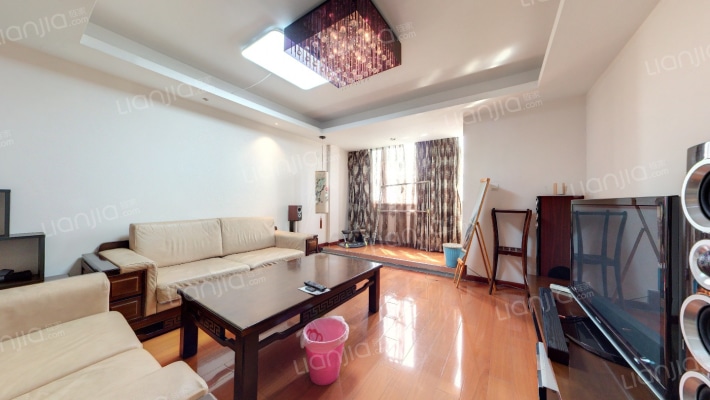 铂金公寓二手房实景图