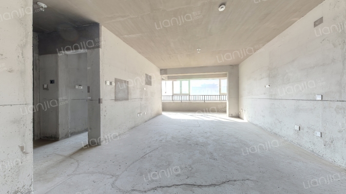 中央美地天玺二手房实景图